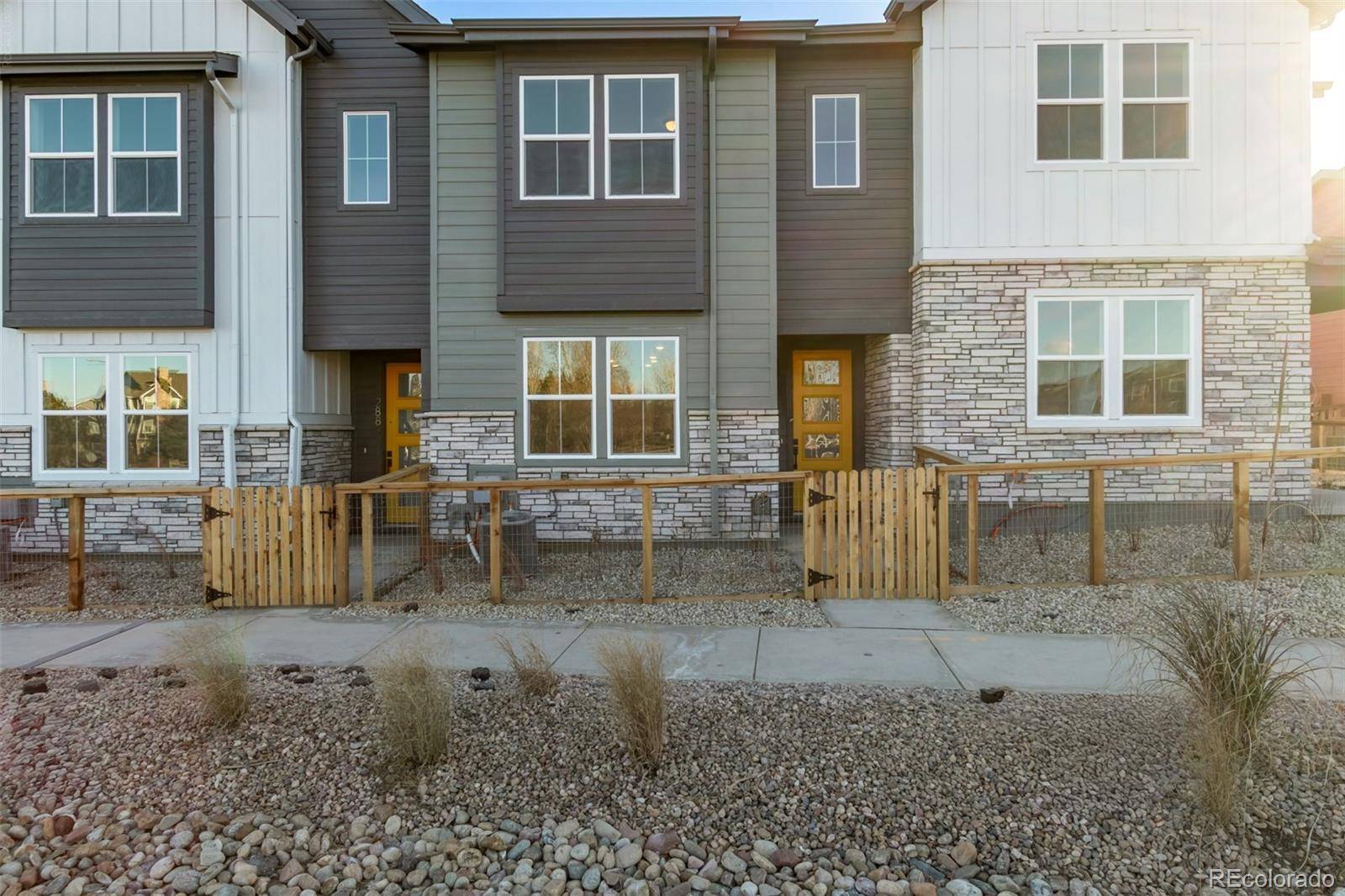 2899 E 103rd DR, Thornton, CO 80229