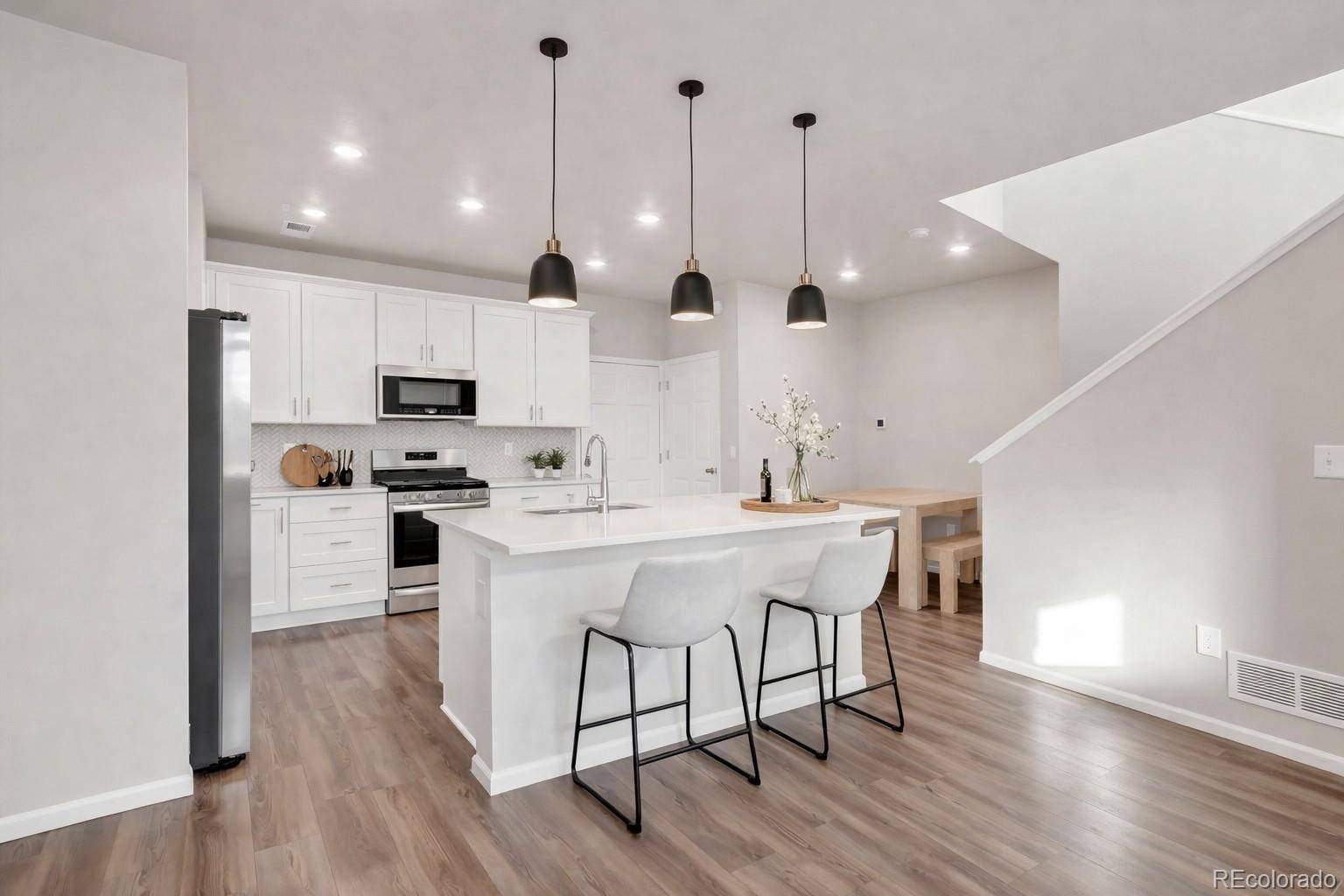 11424 W Belleview DR, Littleton, CO 80127
