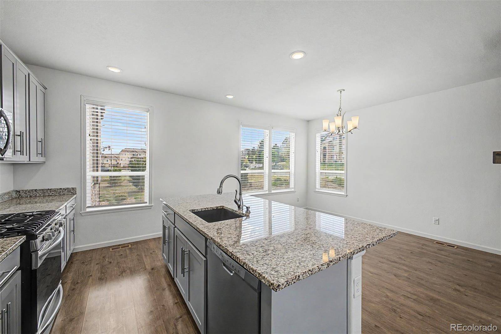 1602 Castle Creek CIR, Castle Rock, CO 80104