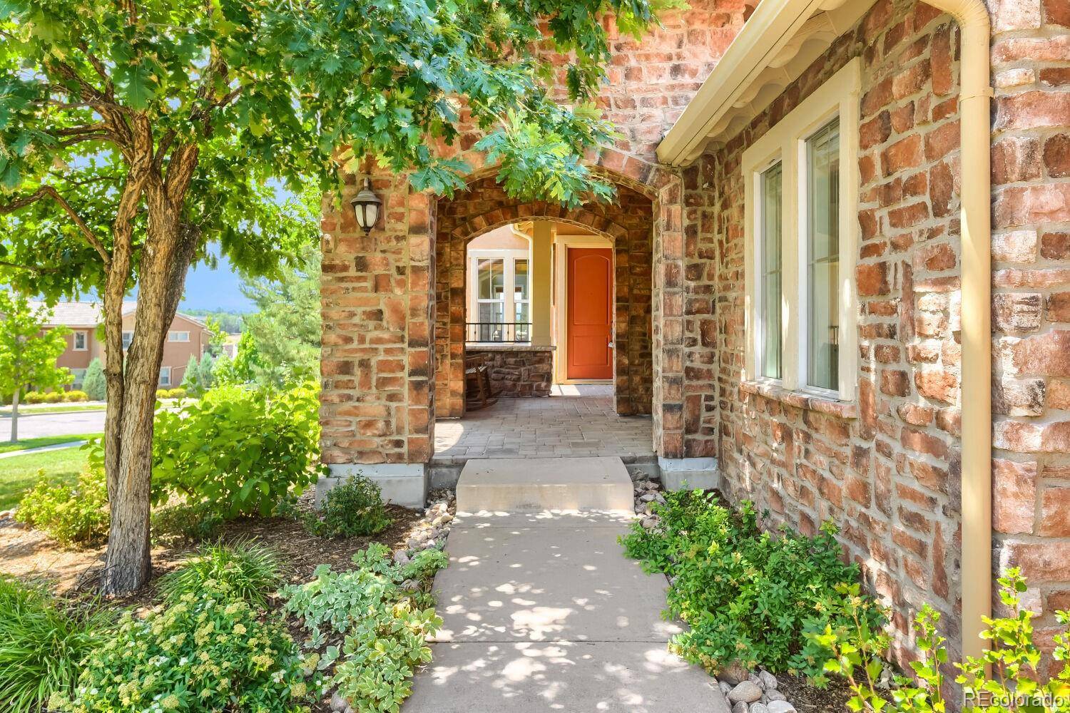 9421 Viaggio WAY, Highlands Ranch, CO 80126
