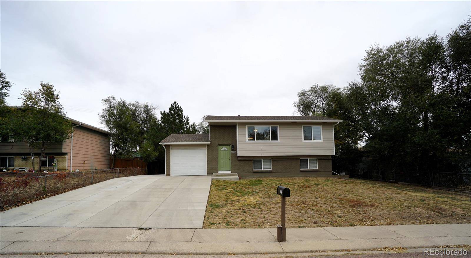 1375 Luna DR, Fountain, CO 80817