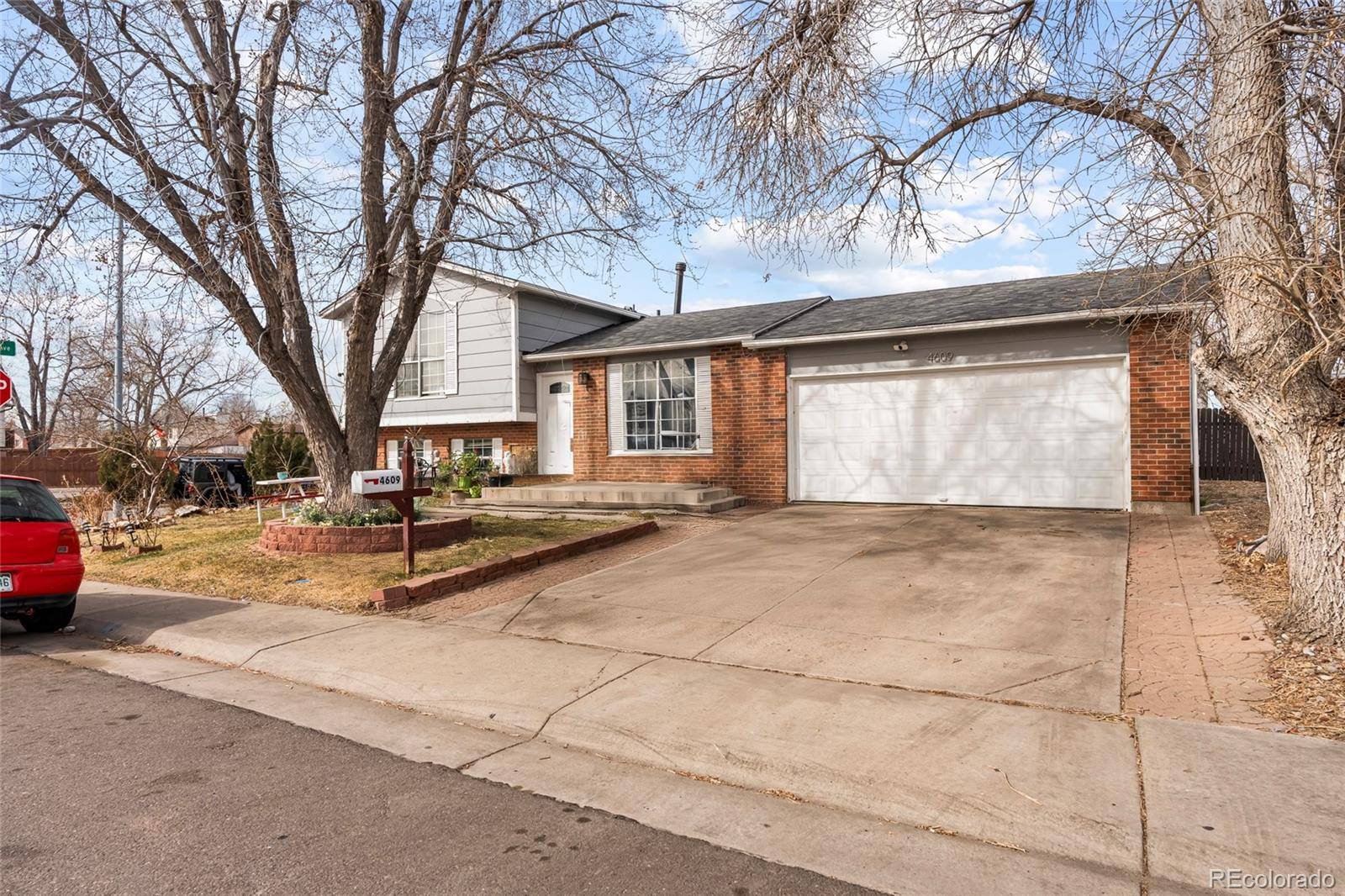 4609 Fontana WAY, Denver, CO 80239