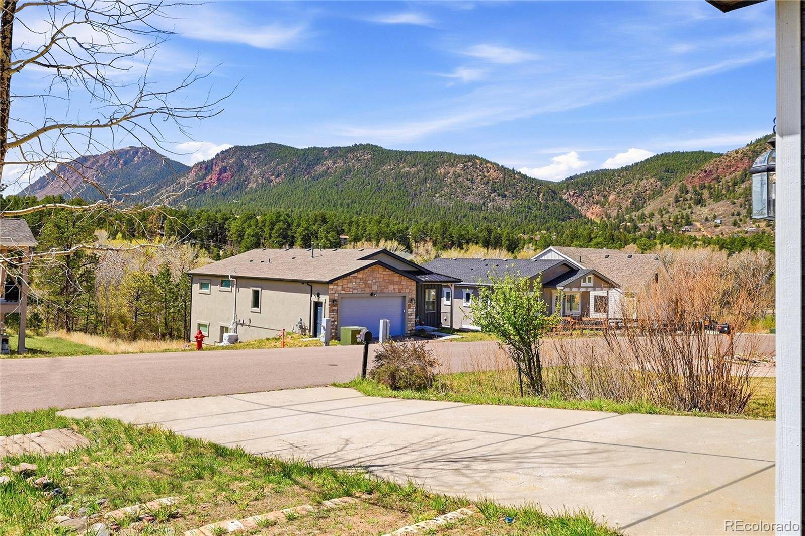 38 Mystic LN, Palmer Lake, CO 80133
