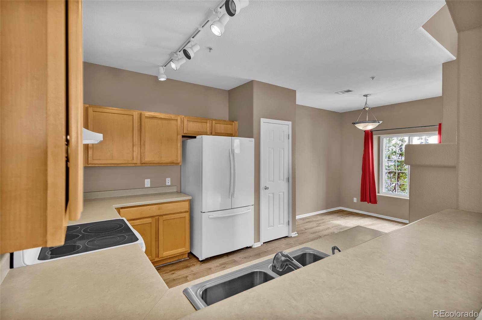 488 Black Feather LOOP #215, Castle Rock, CO 80104