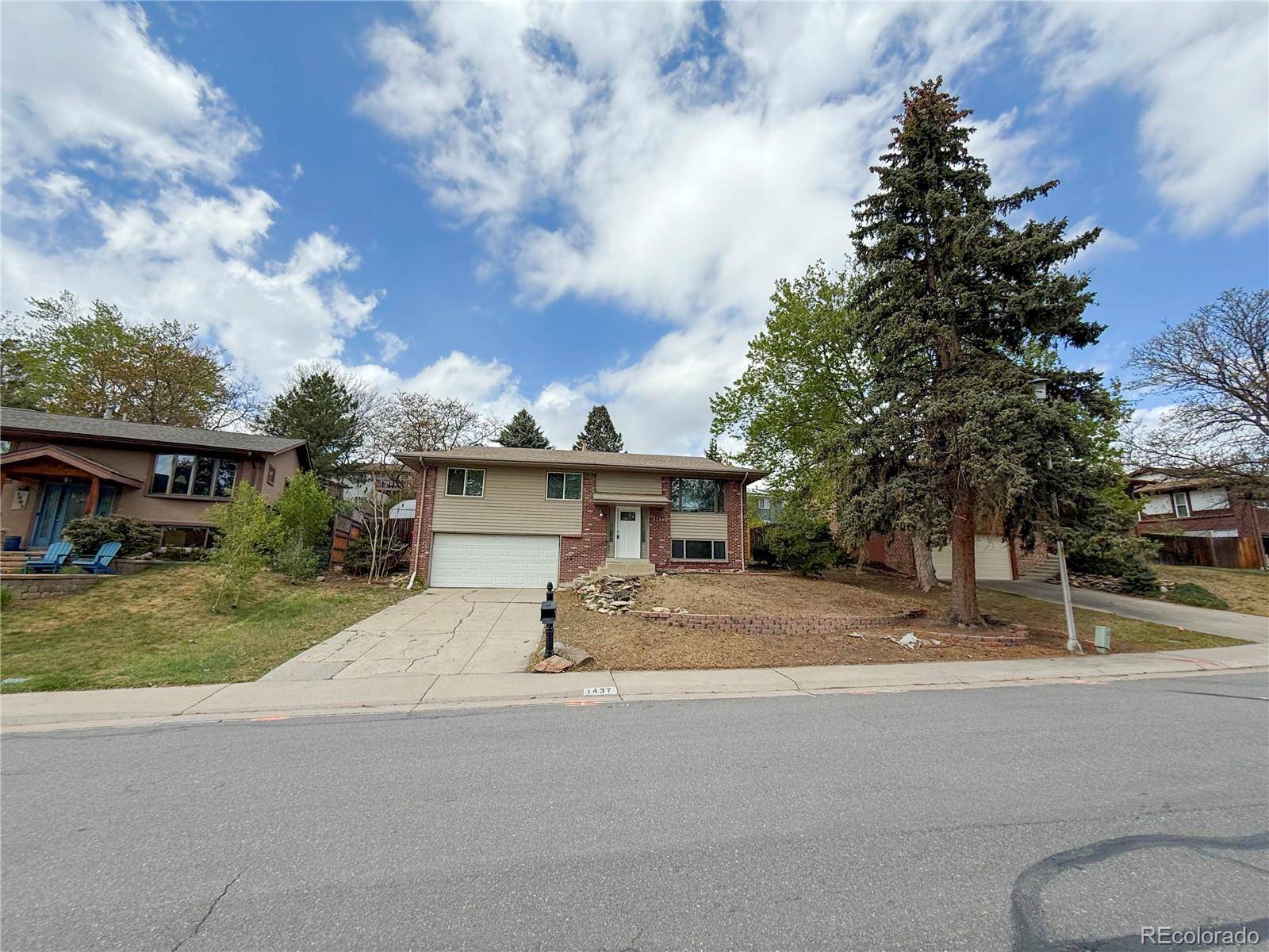 1437 S Yank ST, Lakewood, CO 80228