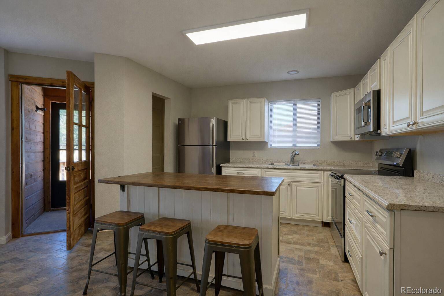 968 Chickasaw DR, Walsenburg, CO 81089