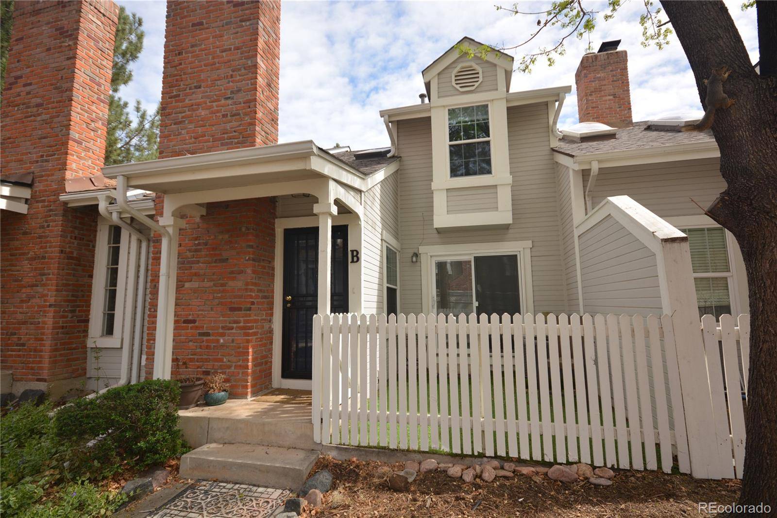 2880 W Long CIR #B, Littleton, CO 80120