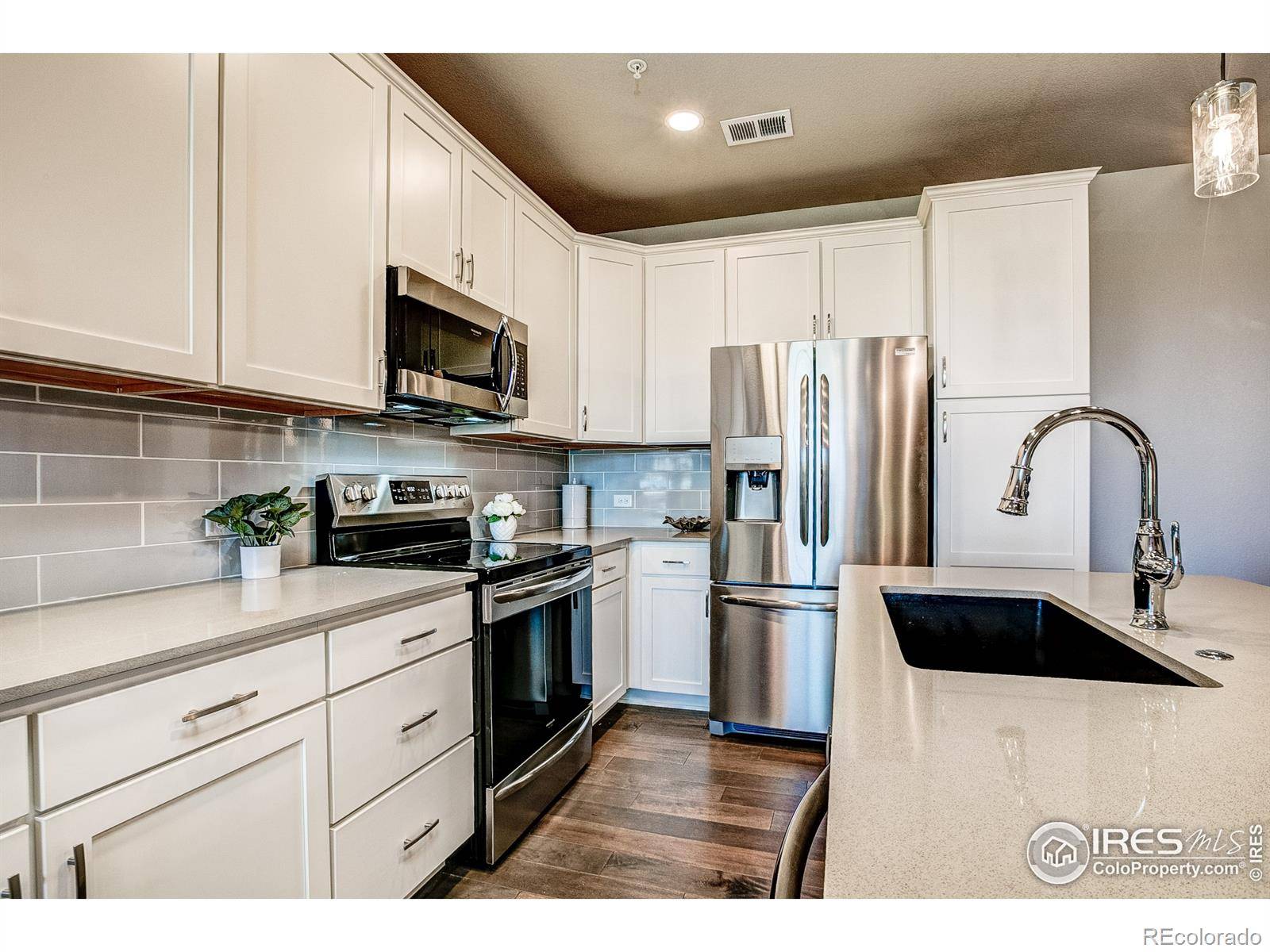 410 High Point DR #102, Longmont, CO 80504