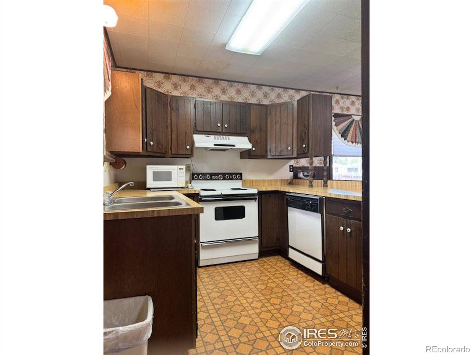141 N Walker AVE, Haxtun, CO 80731