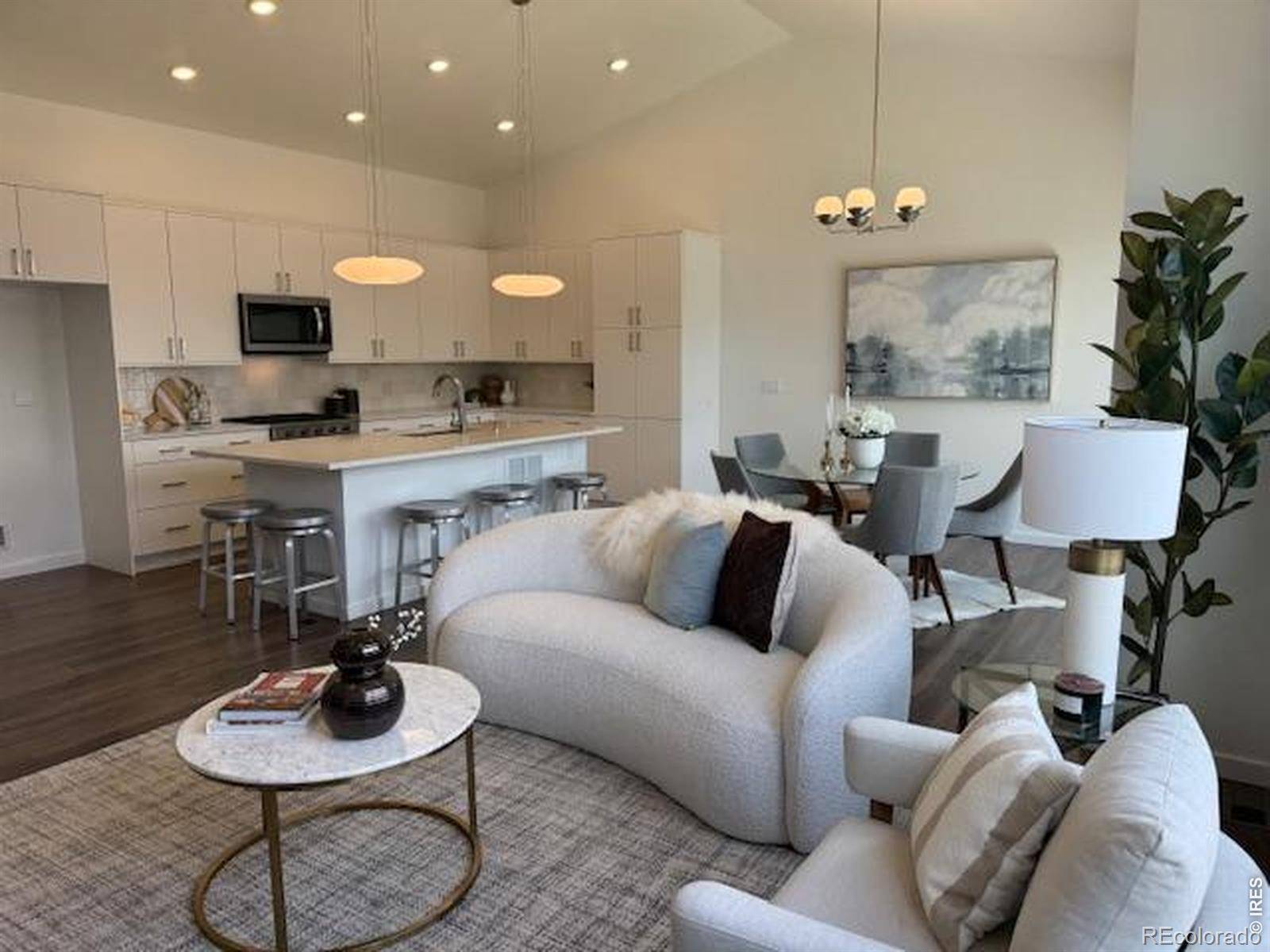 727 Kubat LN #B, Longmont, CO 80503