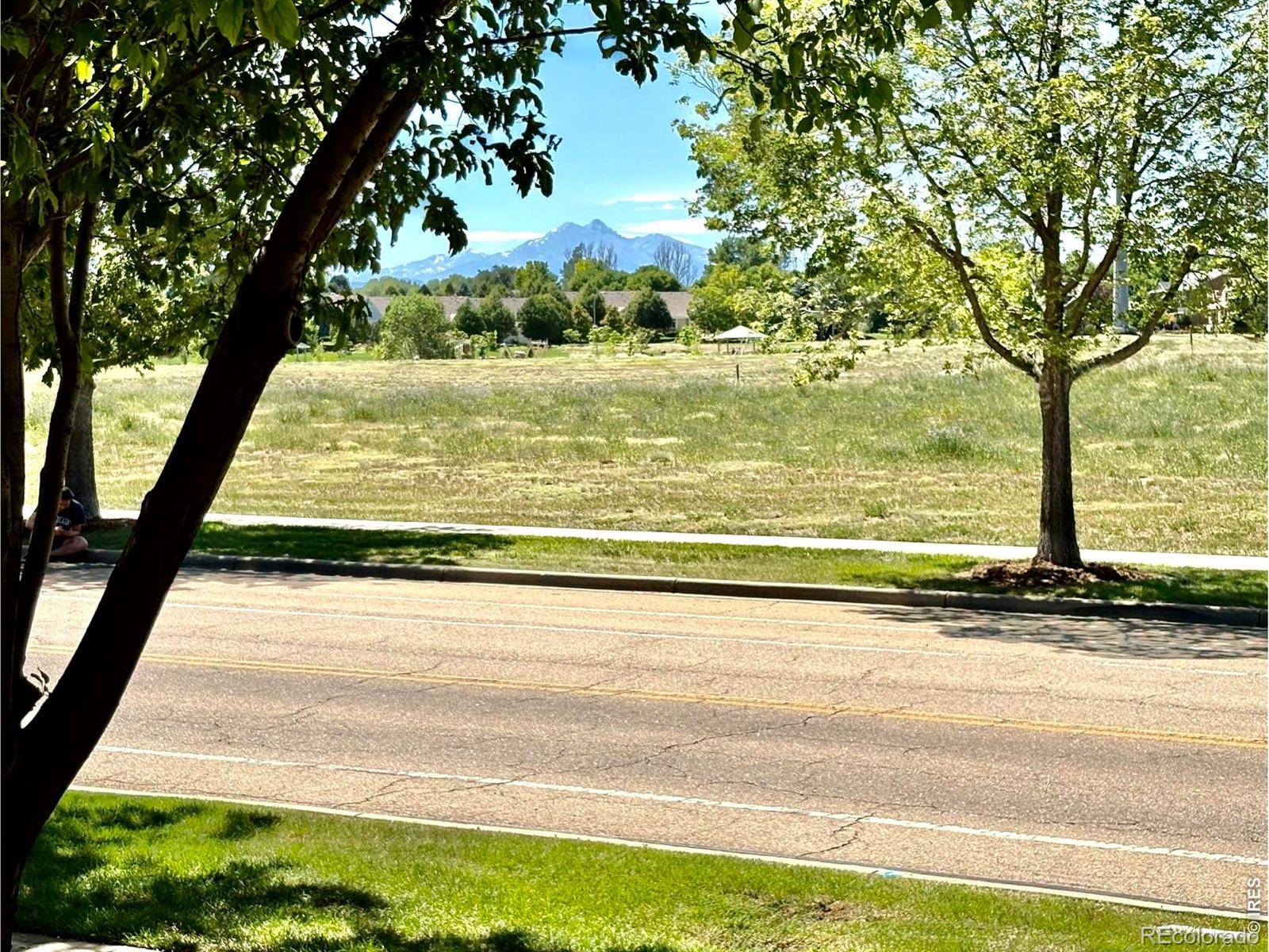 527 Deerwood DR, Longmont, CO 80504