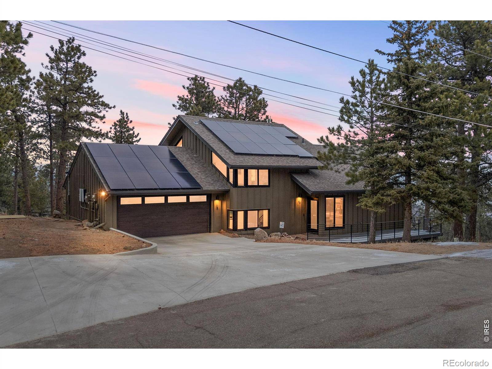 93 Hawk LN, Boulder, CO 80304