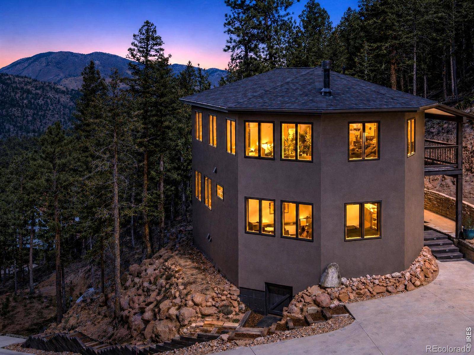 80 Lookout DR, Lyons, CO 80540