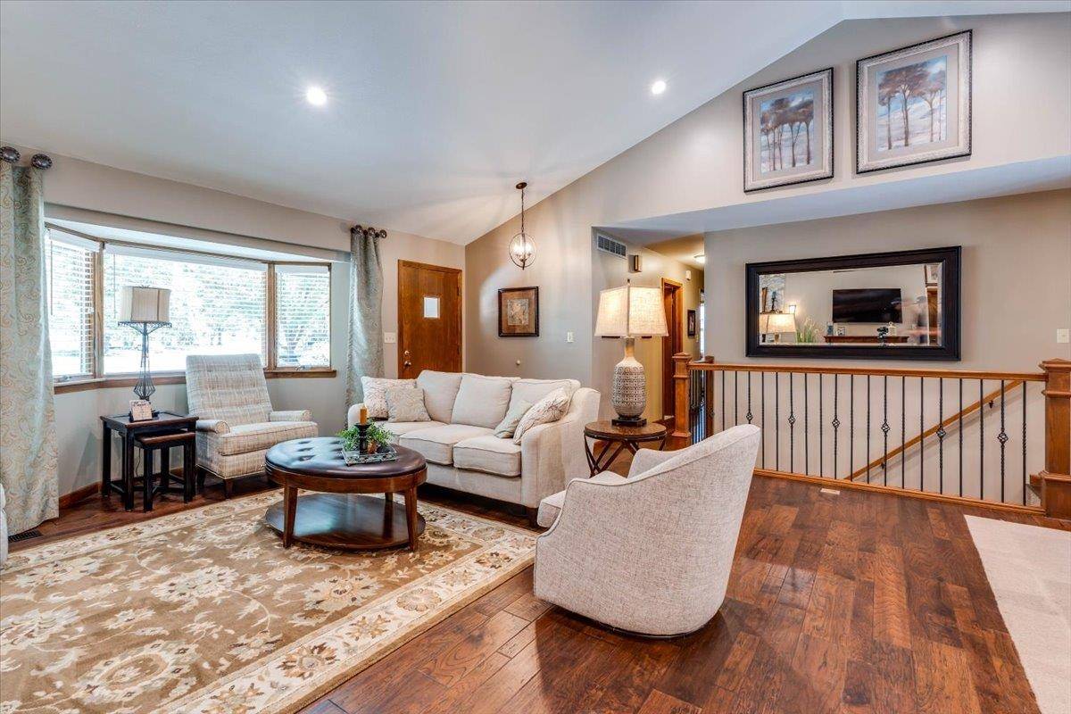 1437 N Windmill Ct, Derby, KS 67037