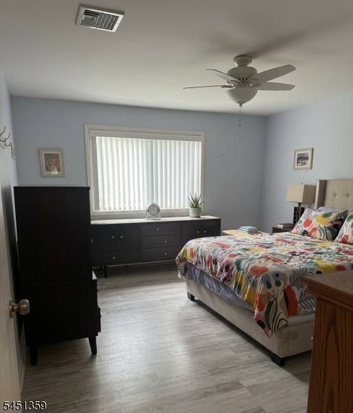 32 Dickinson Ct, Middletown Twp., NJ 07701
