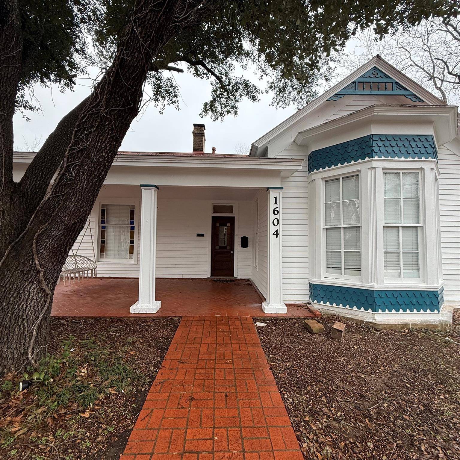 1604 S Austin Ave, Georgetown, TX 78626