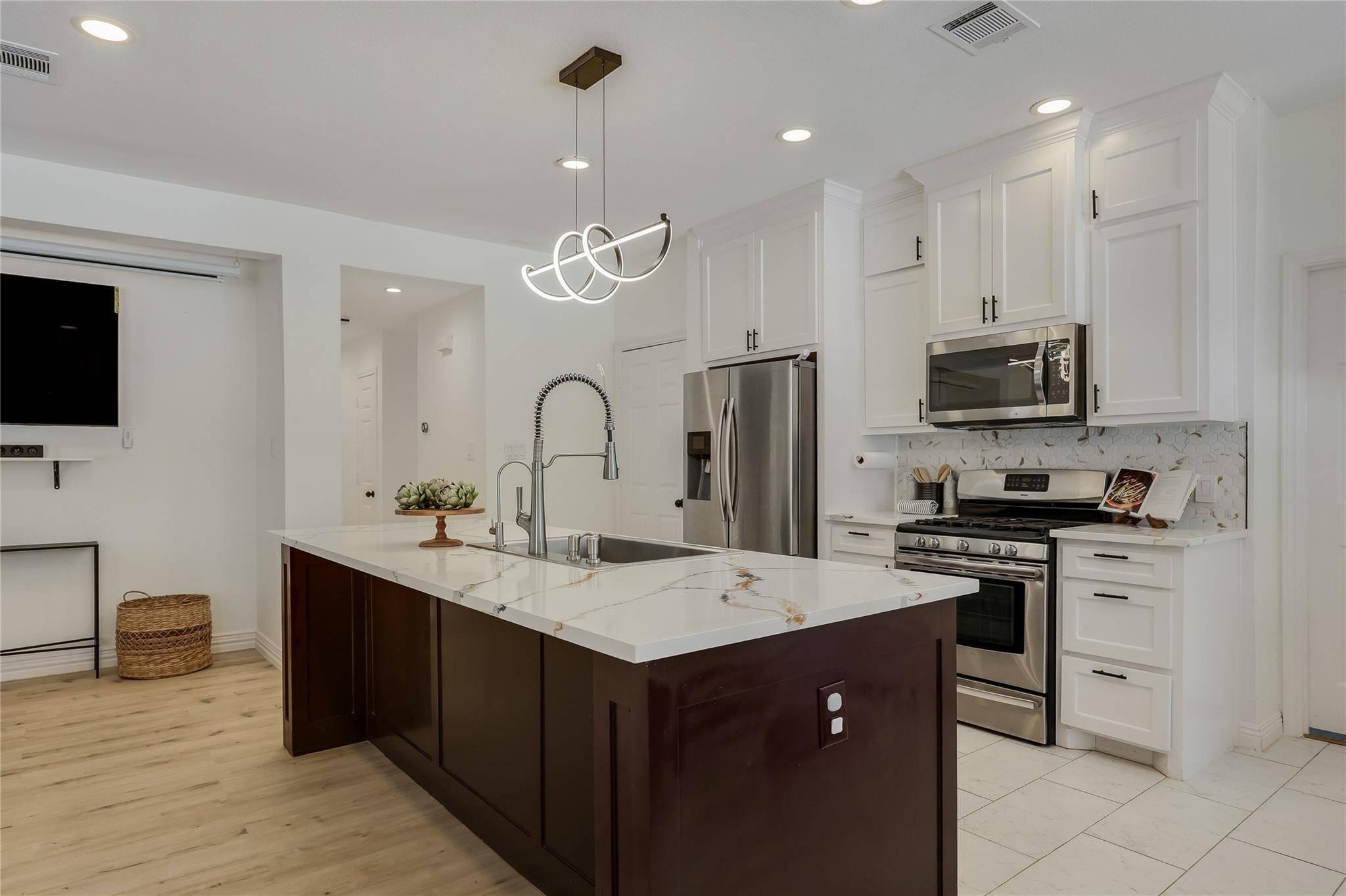 3228 Arroyo Bluff LN, Round Rock, TX 78681