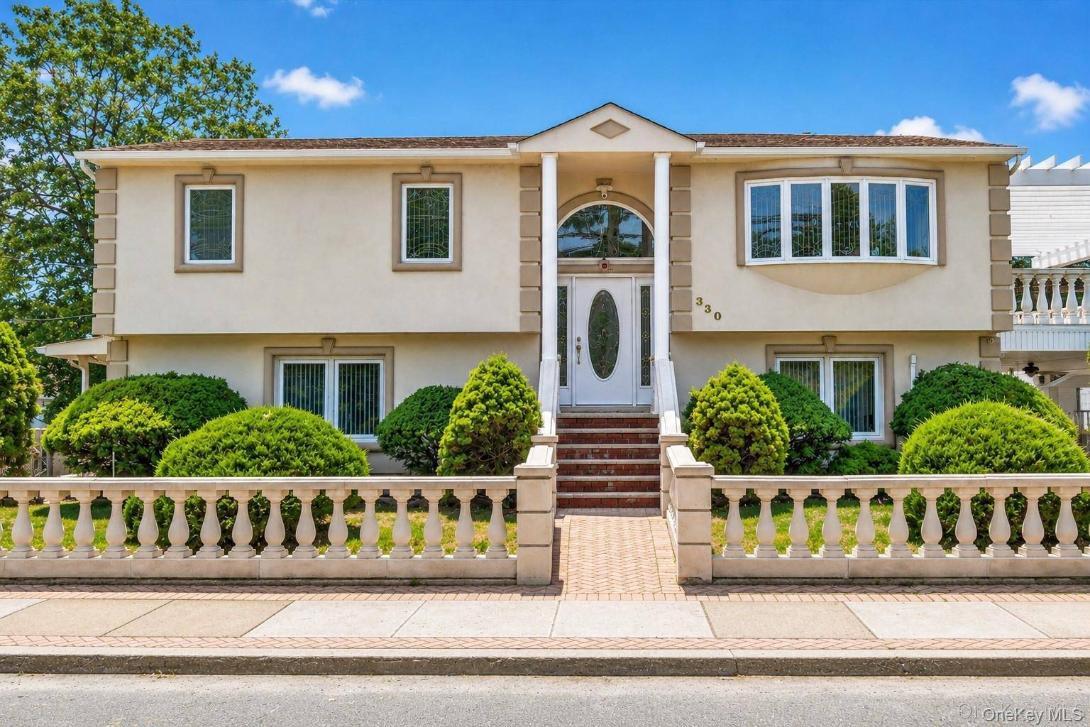330 Bayville AVE, Bayville, NY 11709
