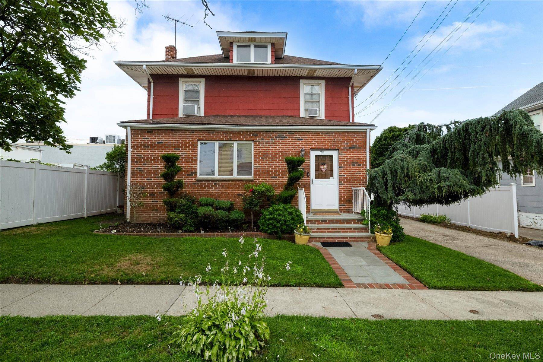 298 Lincoln PL, Lawrence, NY 11559