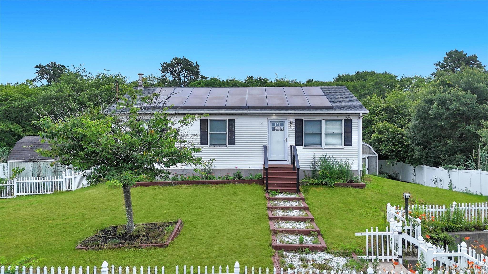 23 Hemlock DR, Mastic Beach, NY 11951