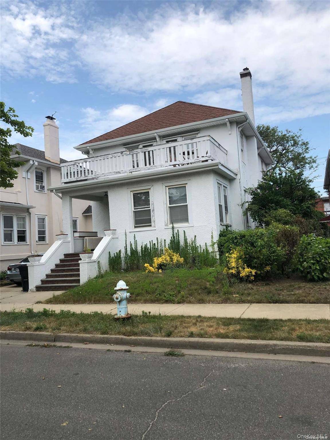 147 E Walnut ST #upper, Long Beach, NY 11561