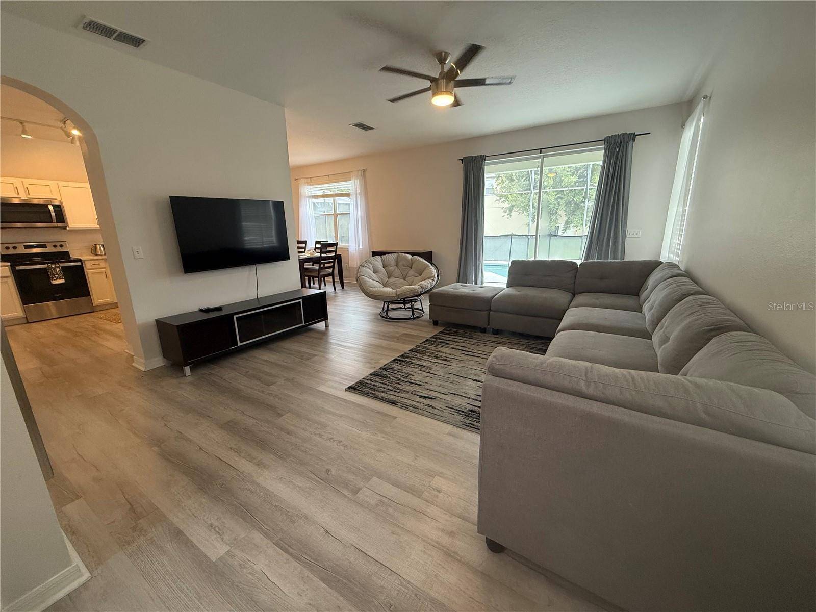1675 ROYAL RIDGE DR, Davenport, FL 33896