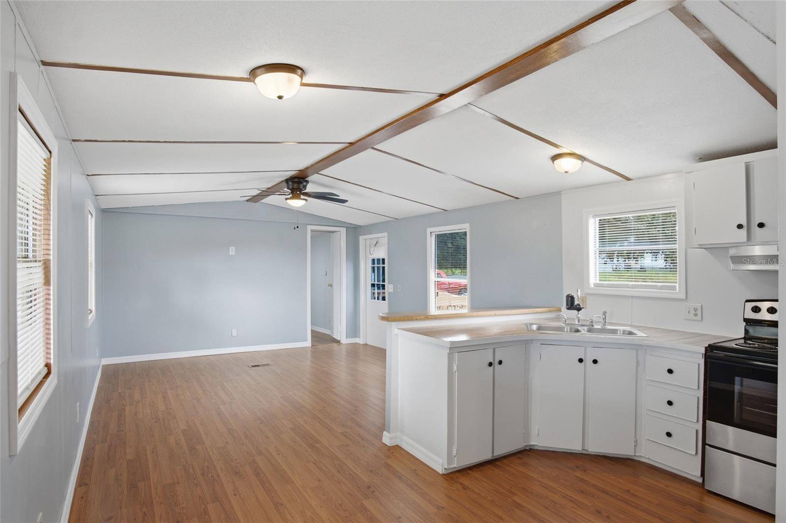 42 ROELS ST, Haines City, FL 33844