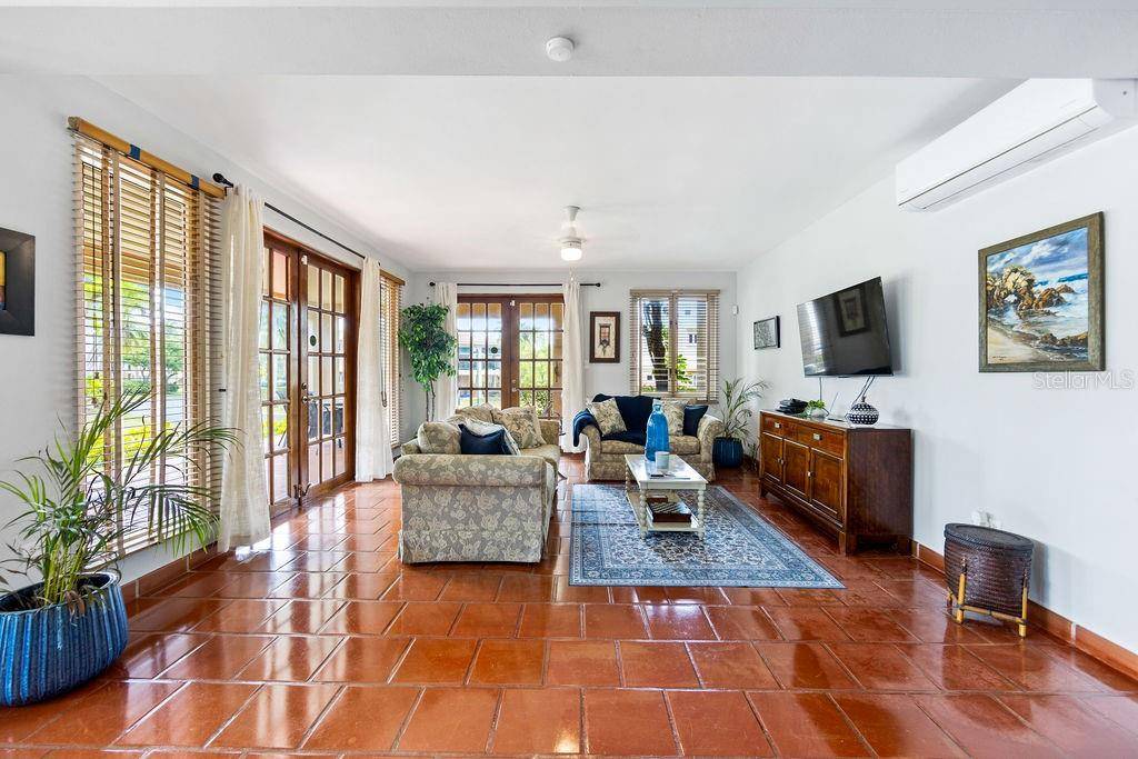 E LAKESIDE VILLAS #1, Vega Alta, PR 00692