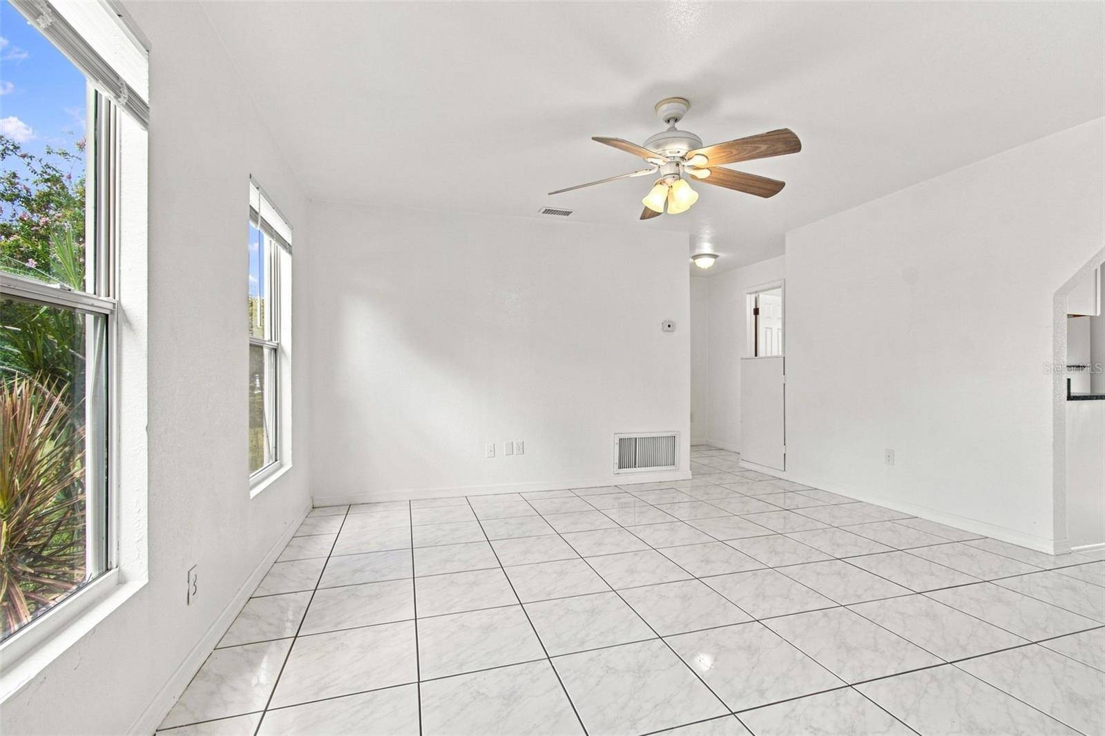 7101 15TH ST N, St Petersburg, FL 33702