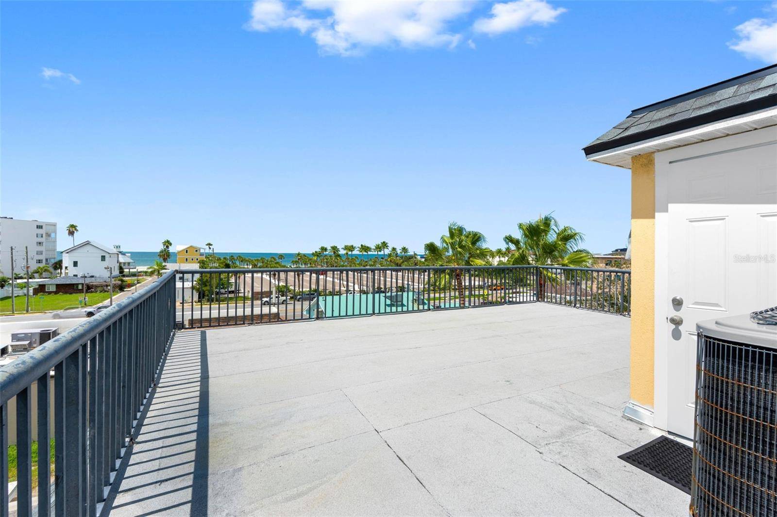 18105 1ST ST E, Redington Shores, FL 33708