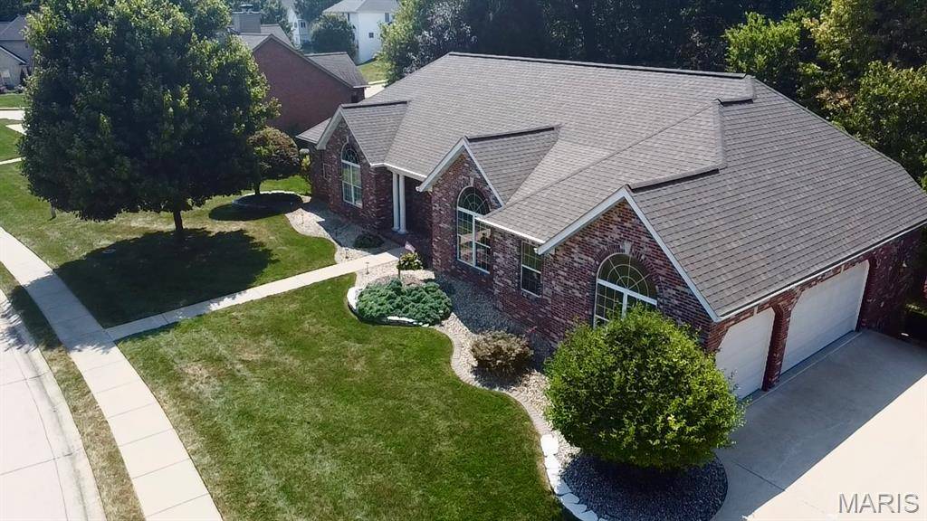 6 Timberwood DR, Maryville, IL 62062