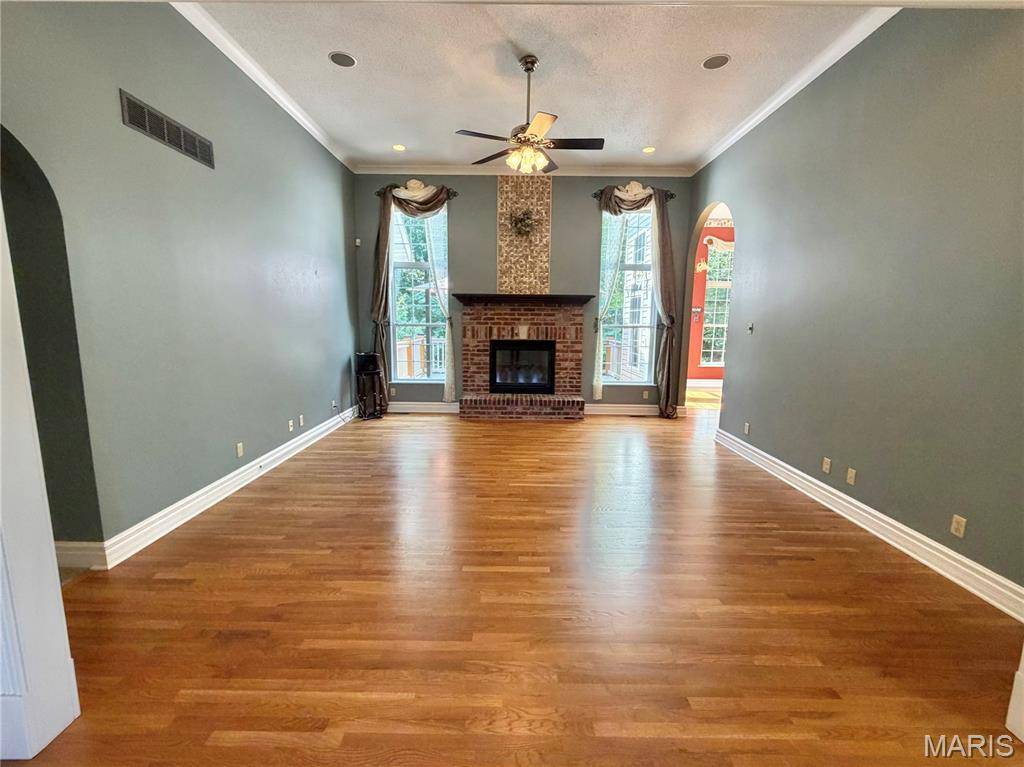 6 Timberwood DR, Maryville, IL 62062