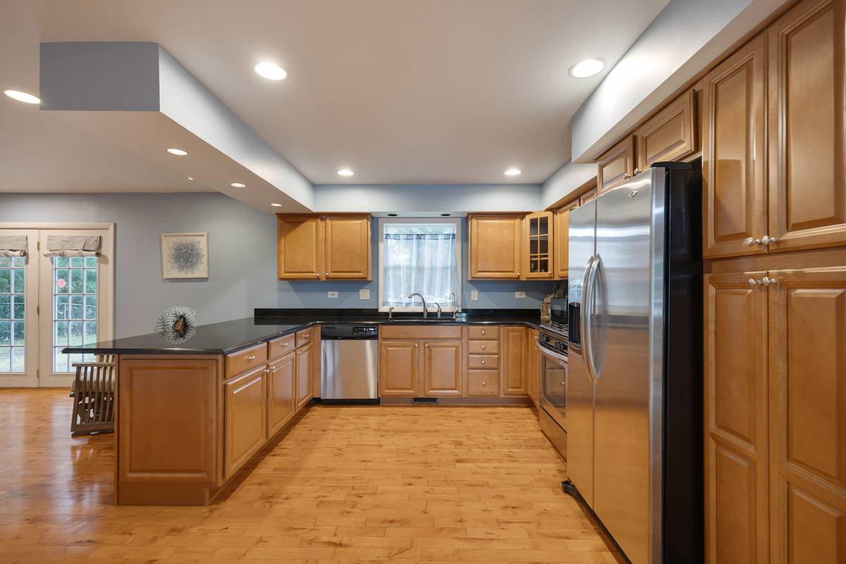 110 Bay RD, Mchenry, IL 60051
