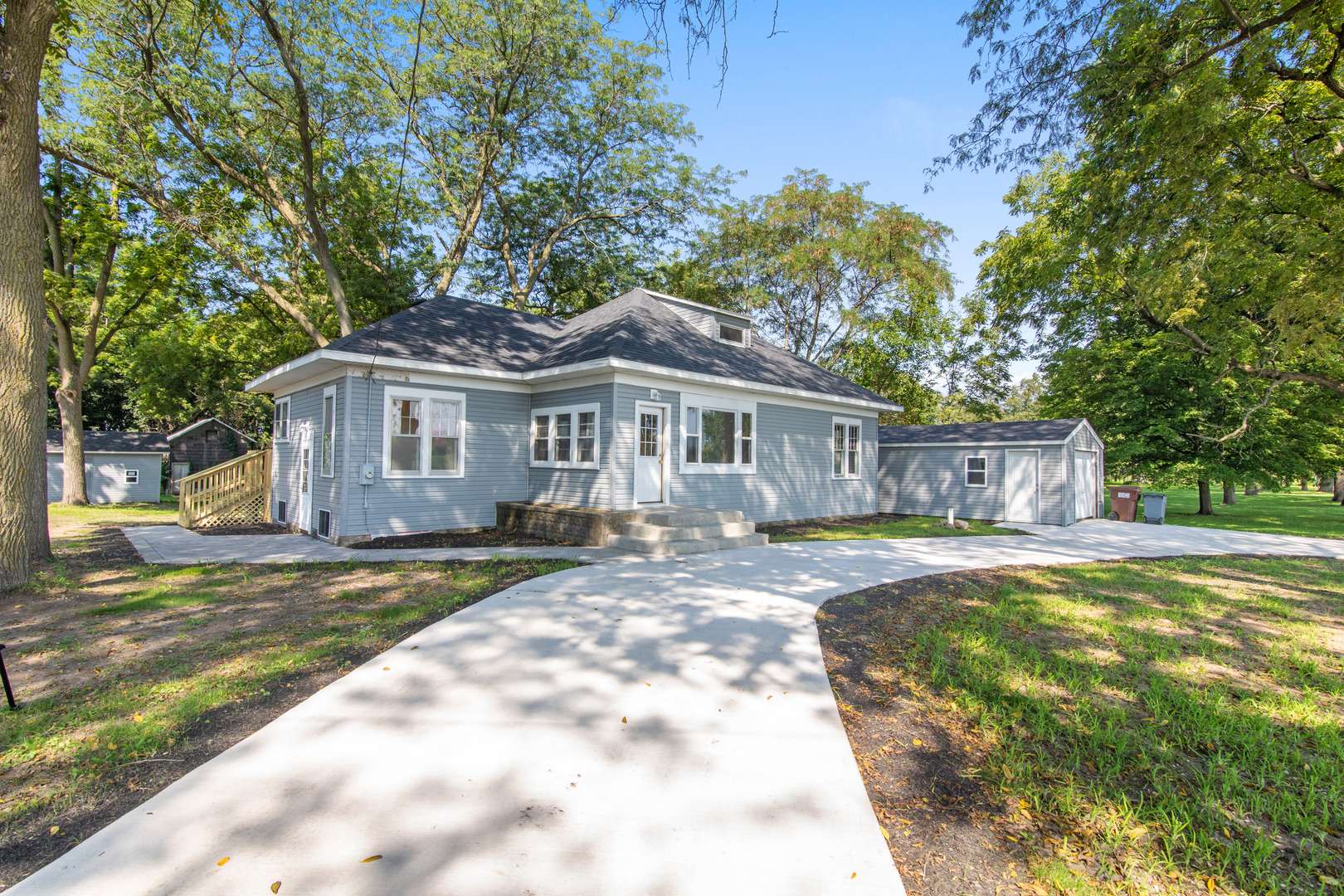 1353 Steward RD, Steward, IL 60553