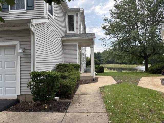 2440 Reflections DR, Aurora, IL 60502
