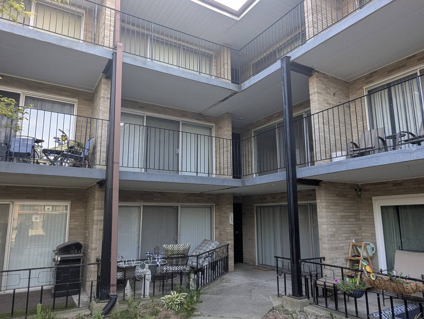 3177 W 115th ST #2W, Merrionette Park, IL 60803