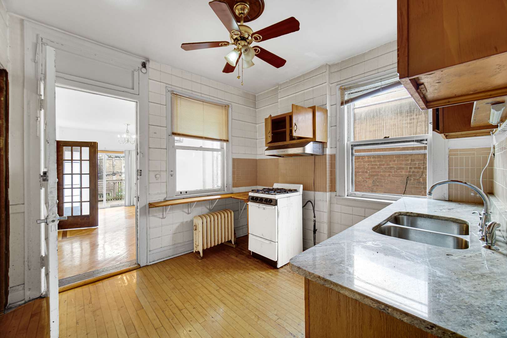 5753 N Washtenaw AVE, Chicago, IL 60659