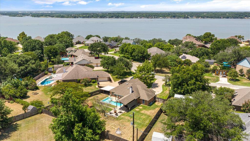 3930 Buena Vista Circle, Granbury, TX 76049