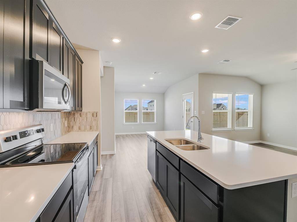 112 Capella WAY, Hutto, TX 78634