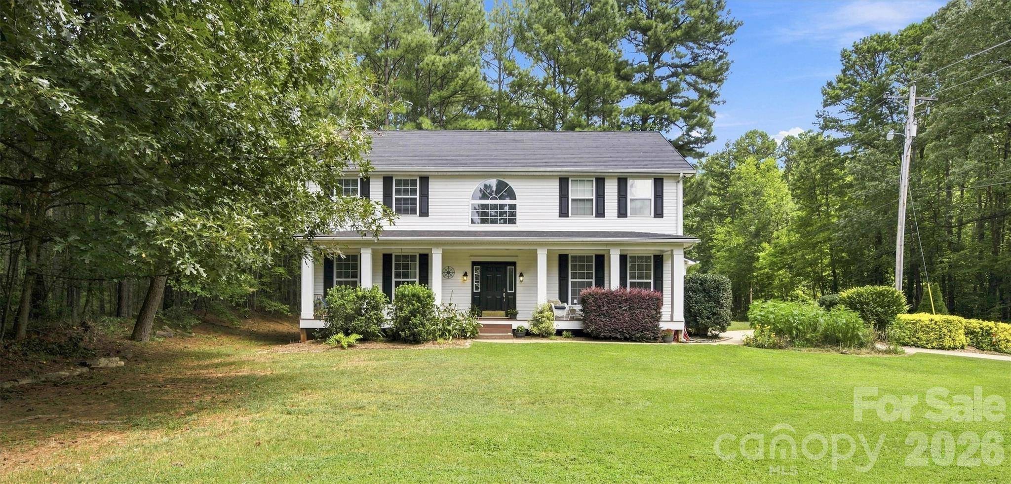 3686 Lake Bluff DR, Sherrills Ford, NC 28673