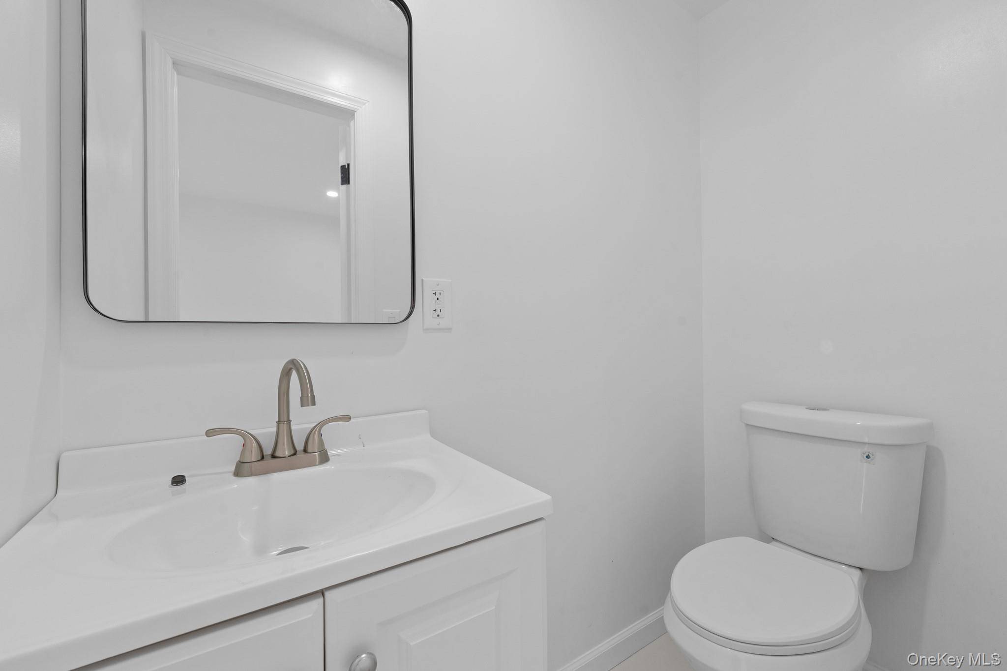 11464 204th ST, Saint Albans, NY 11412