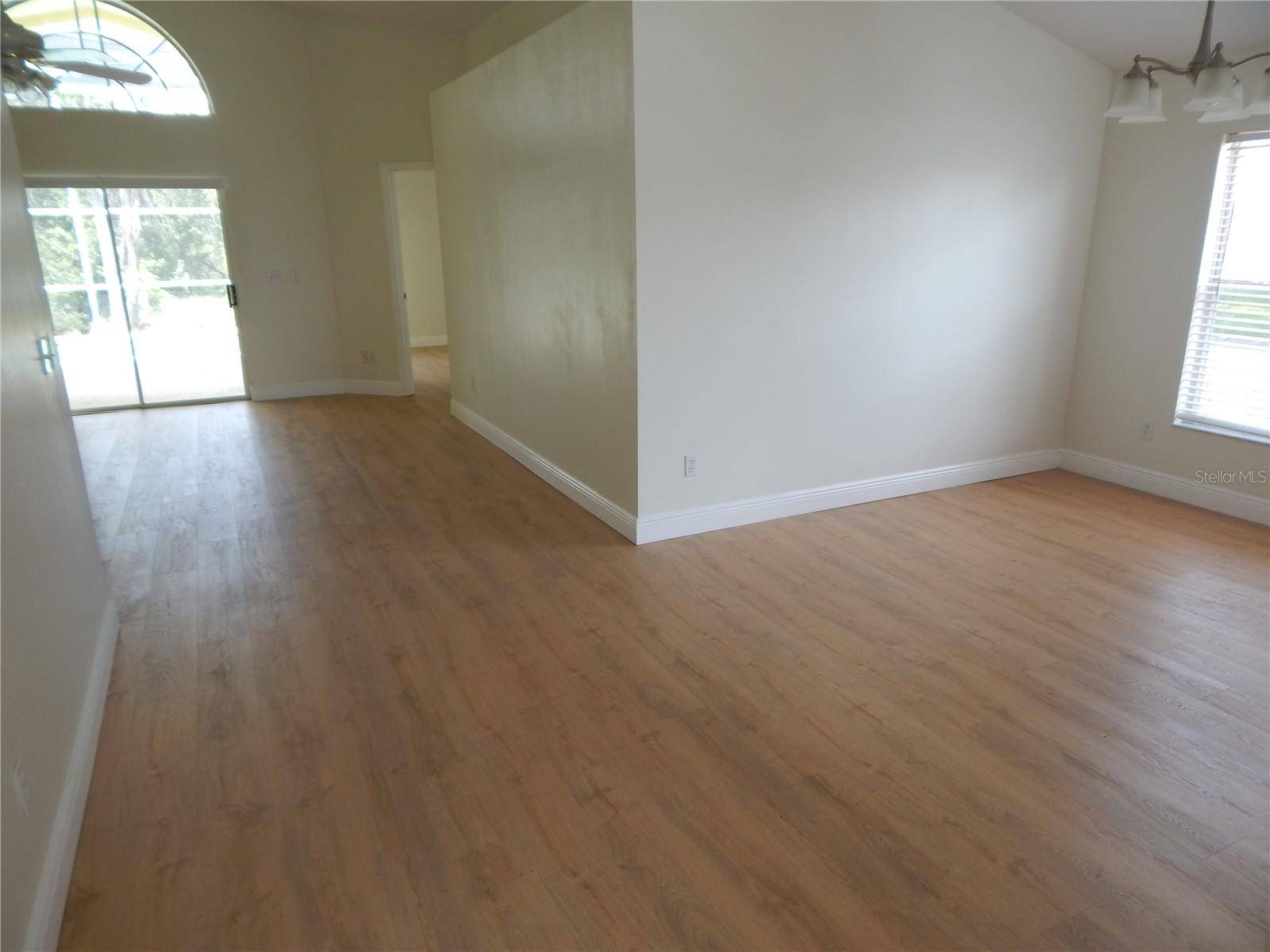102 CANARY ISLAND CIR, Davenport, FL 33837