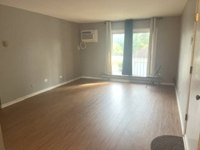 203 N WATERS EDGE DR #202, Glendale Heights, IL 60139