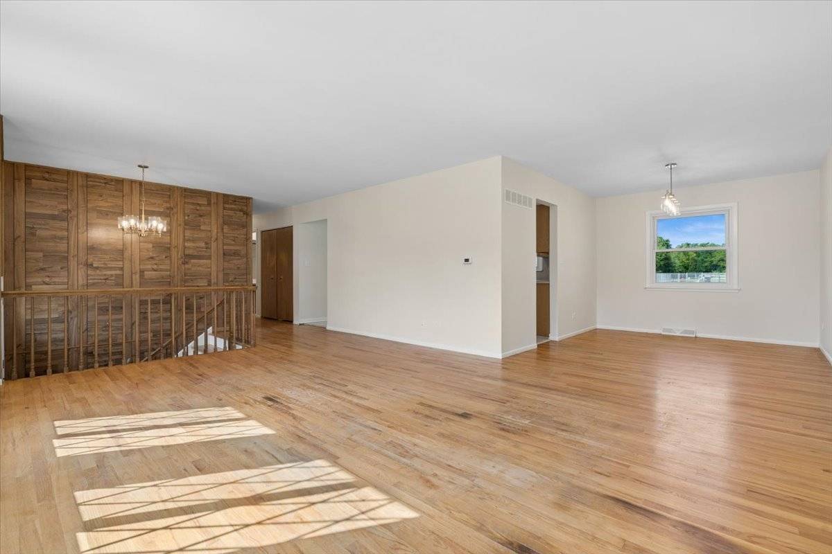 978 Harvard LN, Buffalo Grove, IL 60089