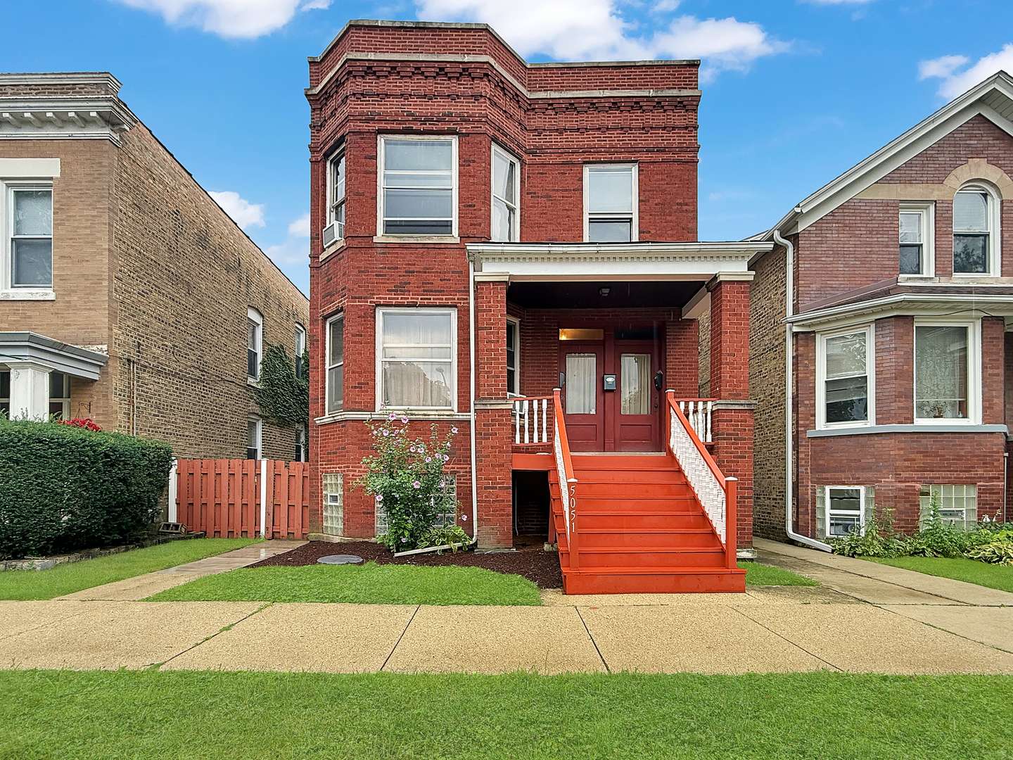 5051 W Berenice AVE, Chicago, IL 60641