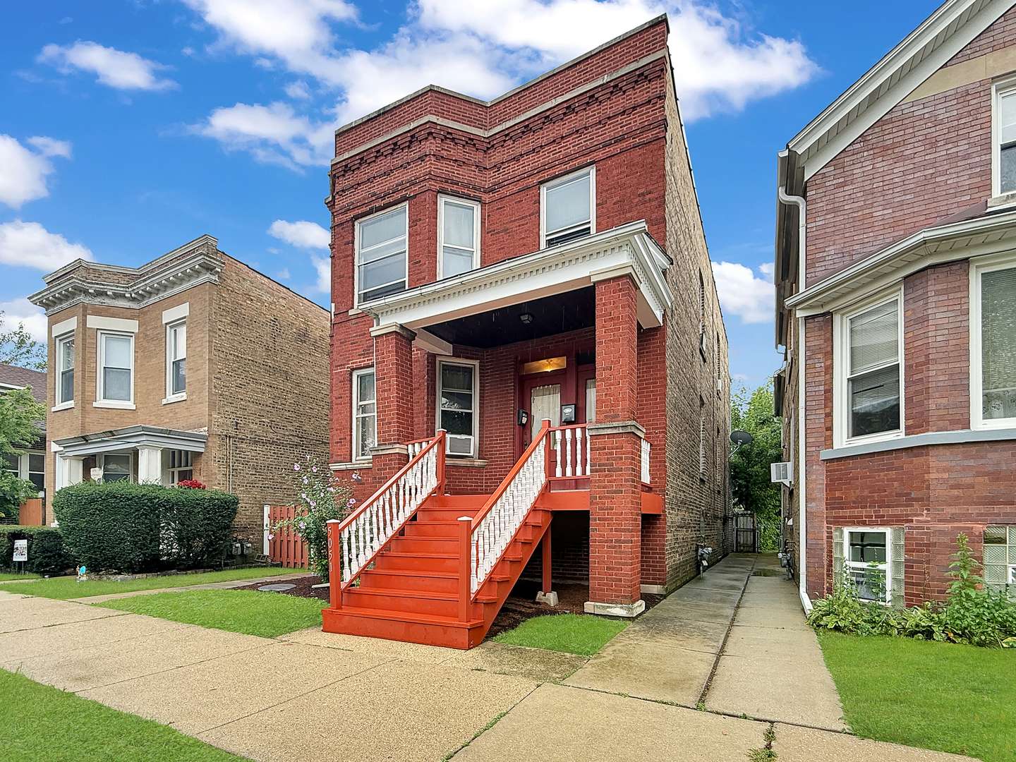 5051 W Berenice AVE, Chicago, IL 60641