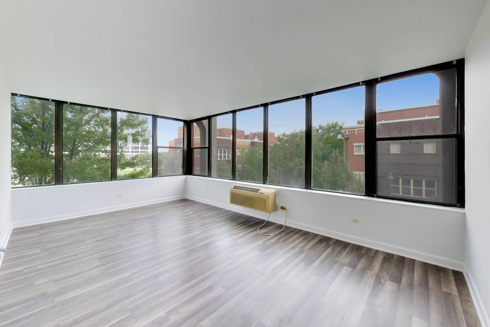 345 E Eastgate PL #302, Chicago, IL 60616