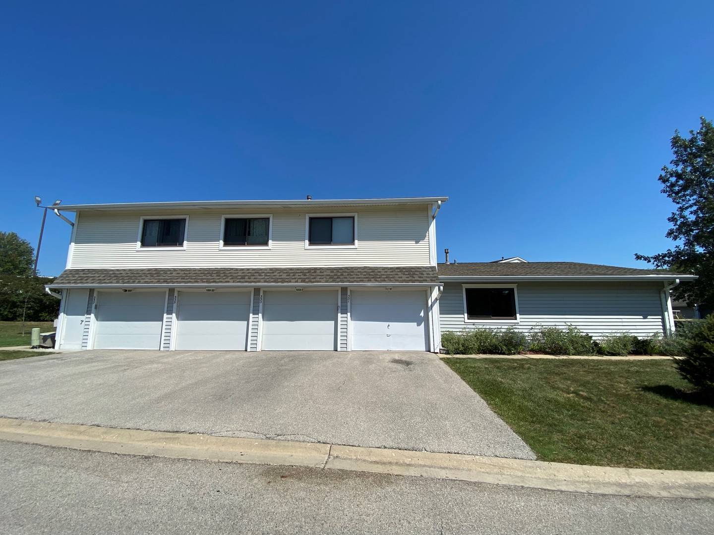 333 Regatta PT, Schaumburg, IL 60194