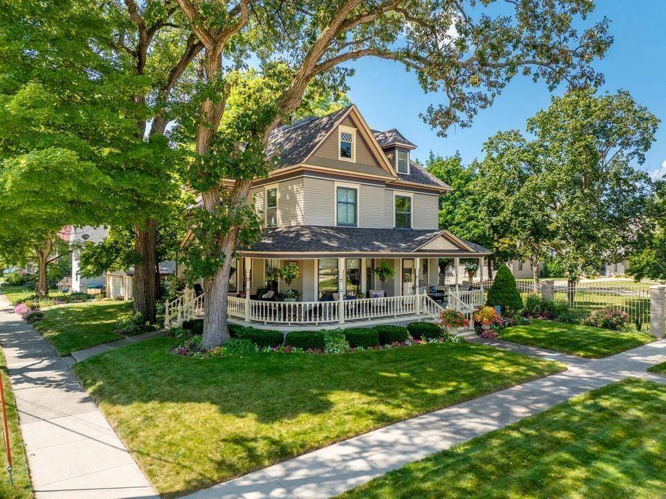 106 Kelly ST, Charles City, IA 50616