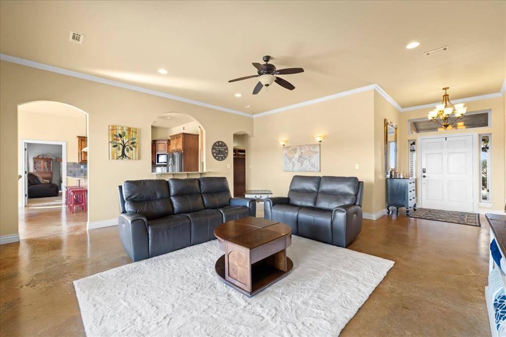 10300 Joseph WAY, Yukon, OK 73099